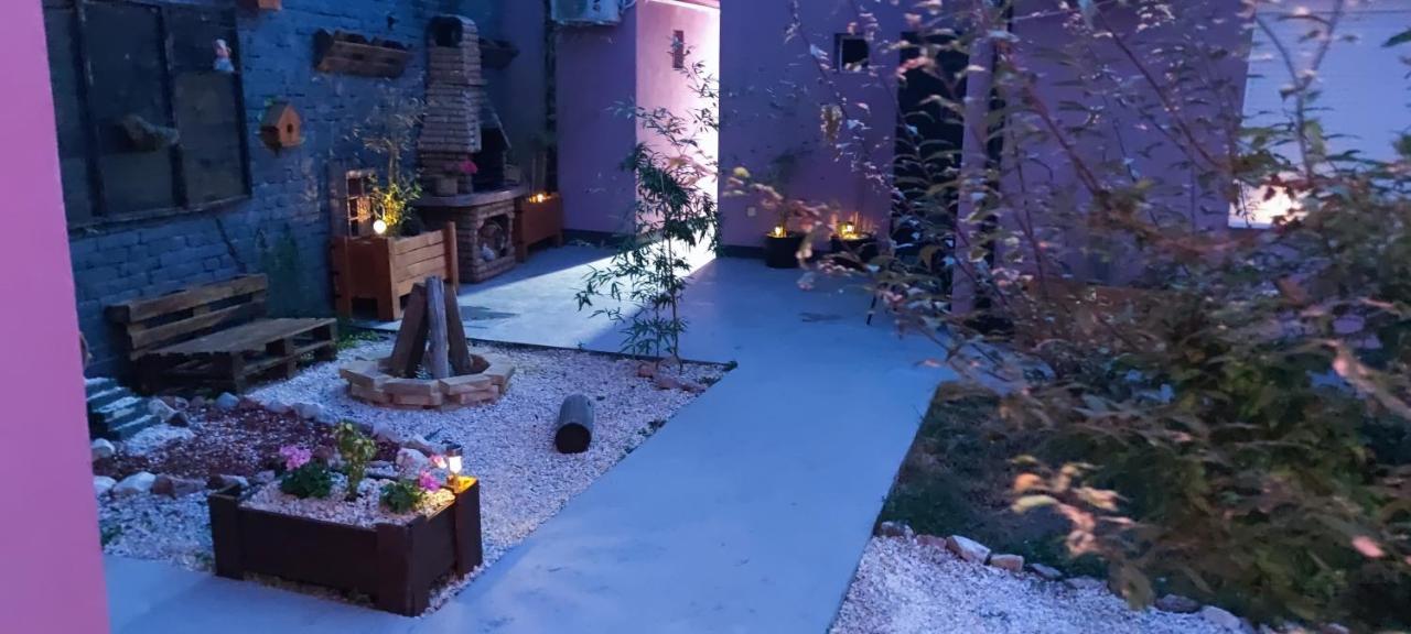 Zen Apartmani 즈레냐닌 외부 사진
